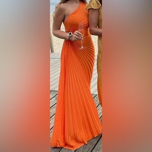 Guest Favorite. Cut-Out Long Maxi Dress Size S / 4 Orange